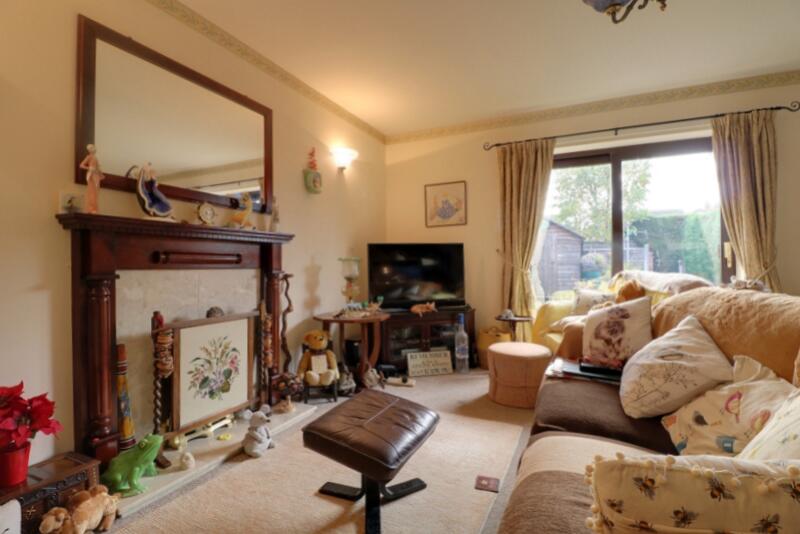 April Court, Liversedge, West Yorkshire, WF15 photo 3