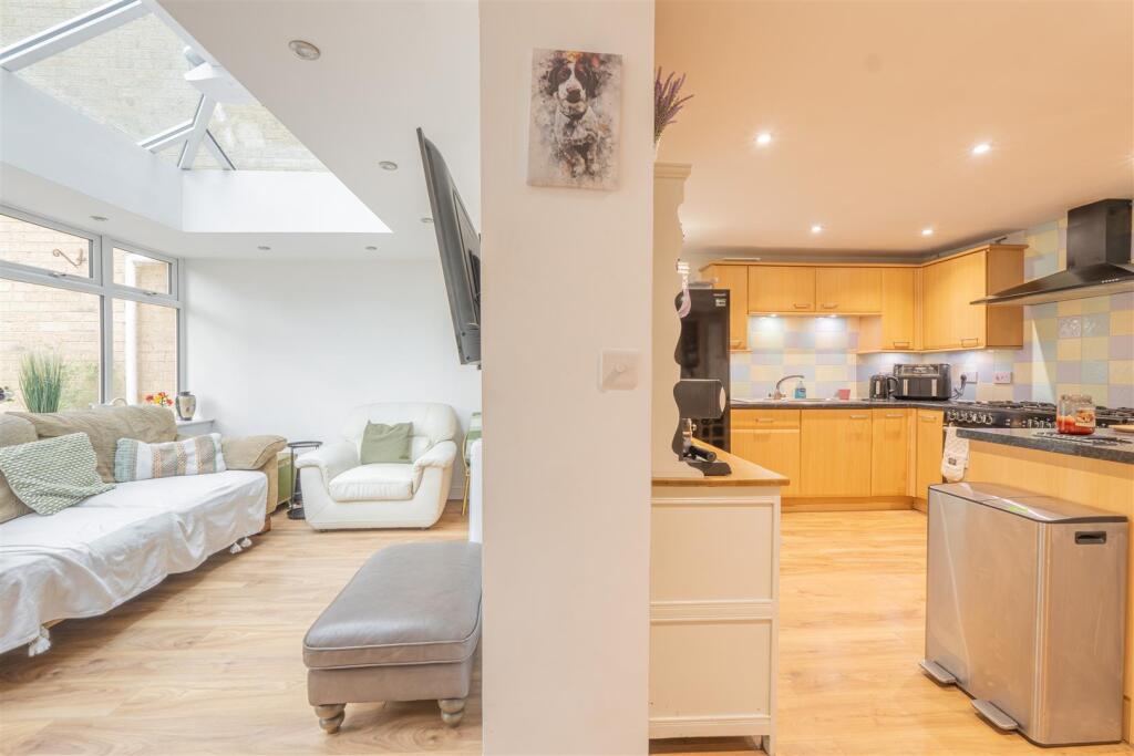Ferndale Close, Hagley photo 4