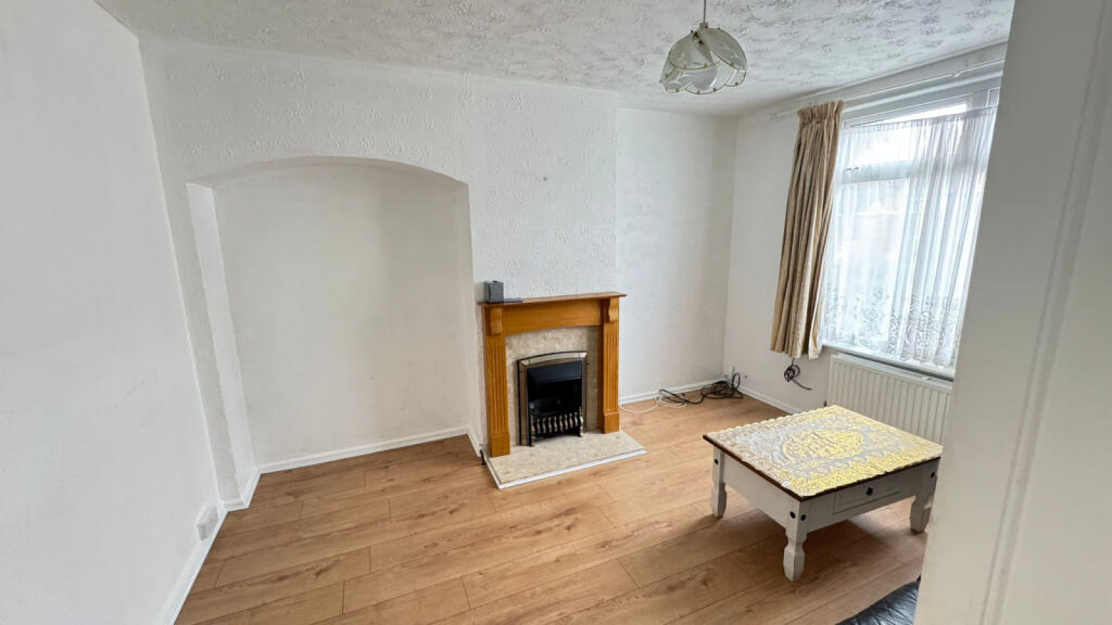 House in Romford - More
