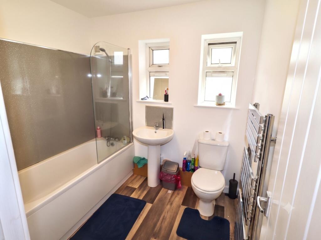 House in Bradford, Keighley - View 4