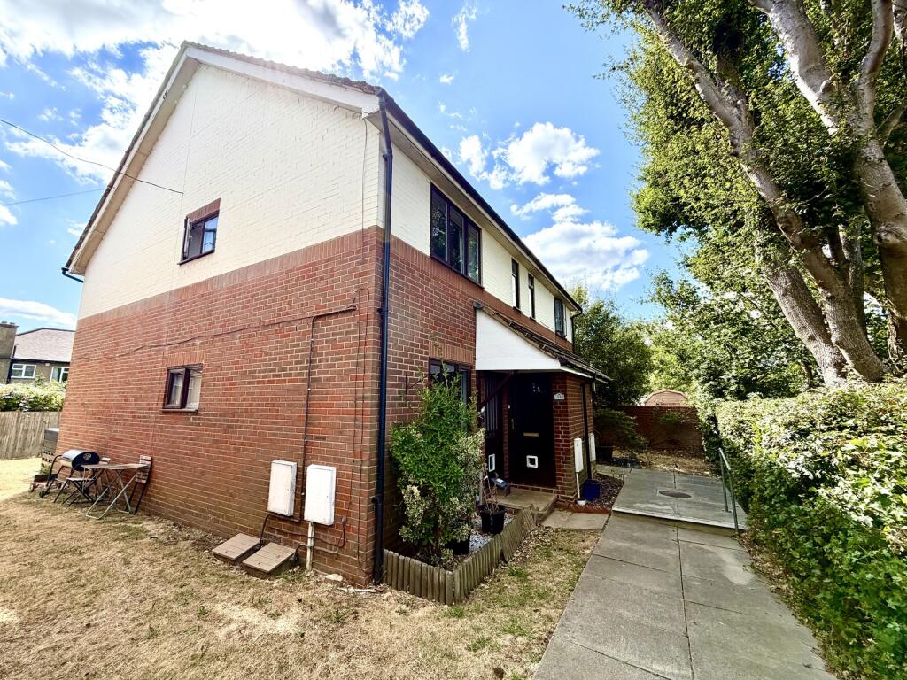 Main image of property: Melford Close, Chessington, Surrey. KT9 2AZ