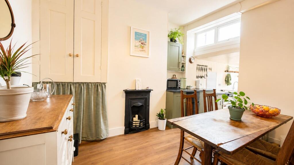 House in St Leonards-on-Sea, Silverhill - View 2