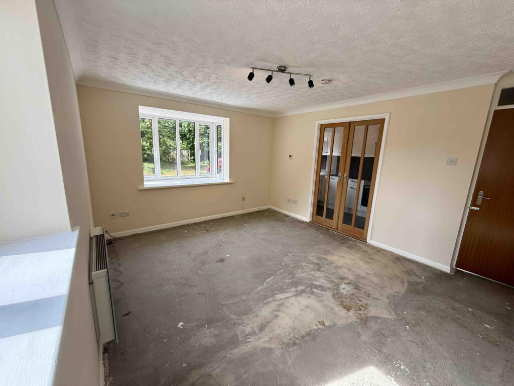 Apartment in Felixstowe, Grange Farm - View 4