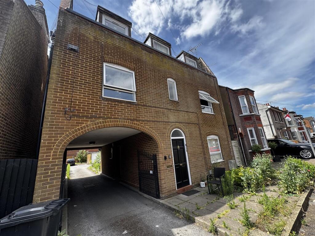 Main image of property: Princes Street, Dunstable