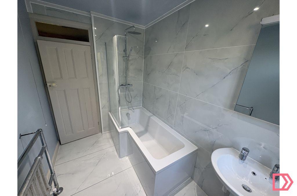 House in Chatham, Snodhurst - More