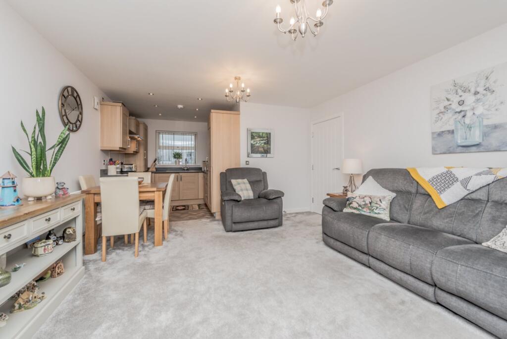 Threelands, Birkenshaw, Bradford, West Yorkshire, BD11 photo 4