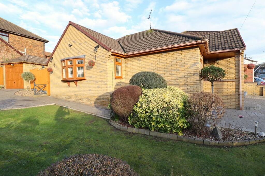 St Marys Drive, Benfleet, SS7 photo 2