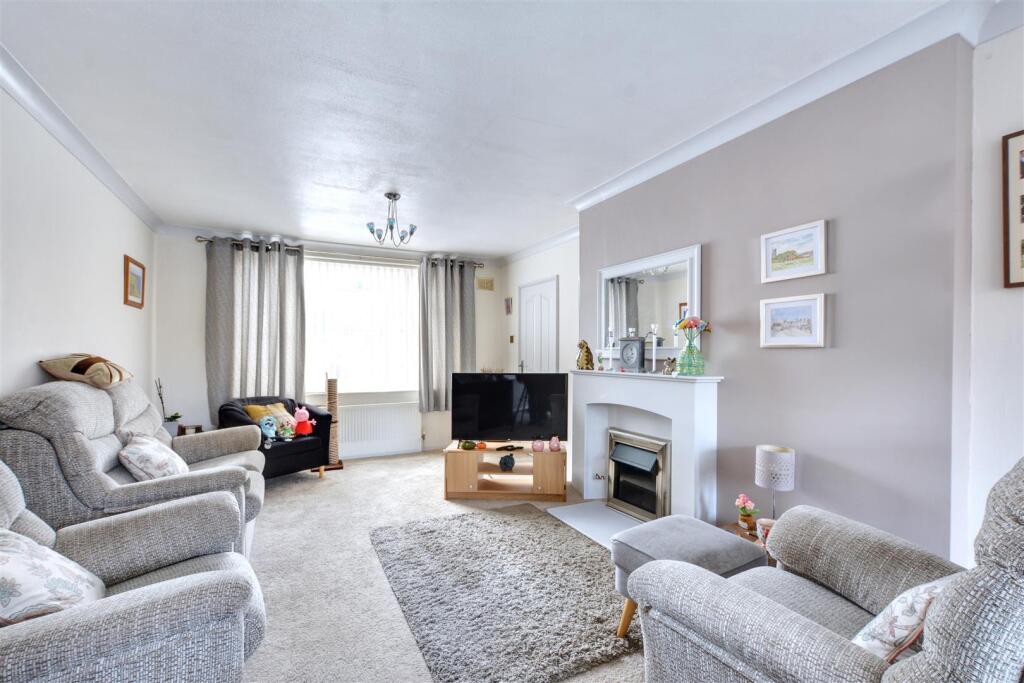 House in Nottingham, Chilwell - View 2