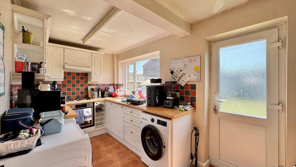 Browning Close, Thatcham, RG18 3EF - View 2