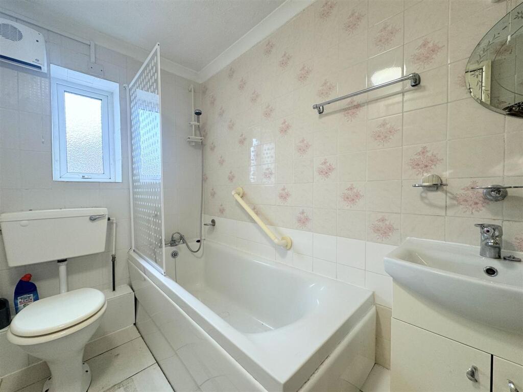 Edgcumbe Avenue, Newquay, TR7 photo 4