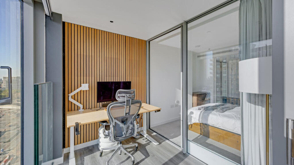 Apartment in London - More