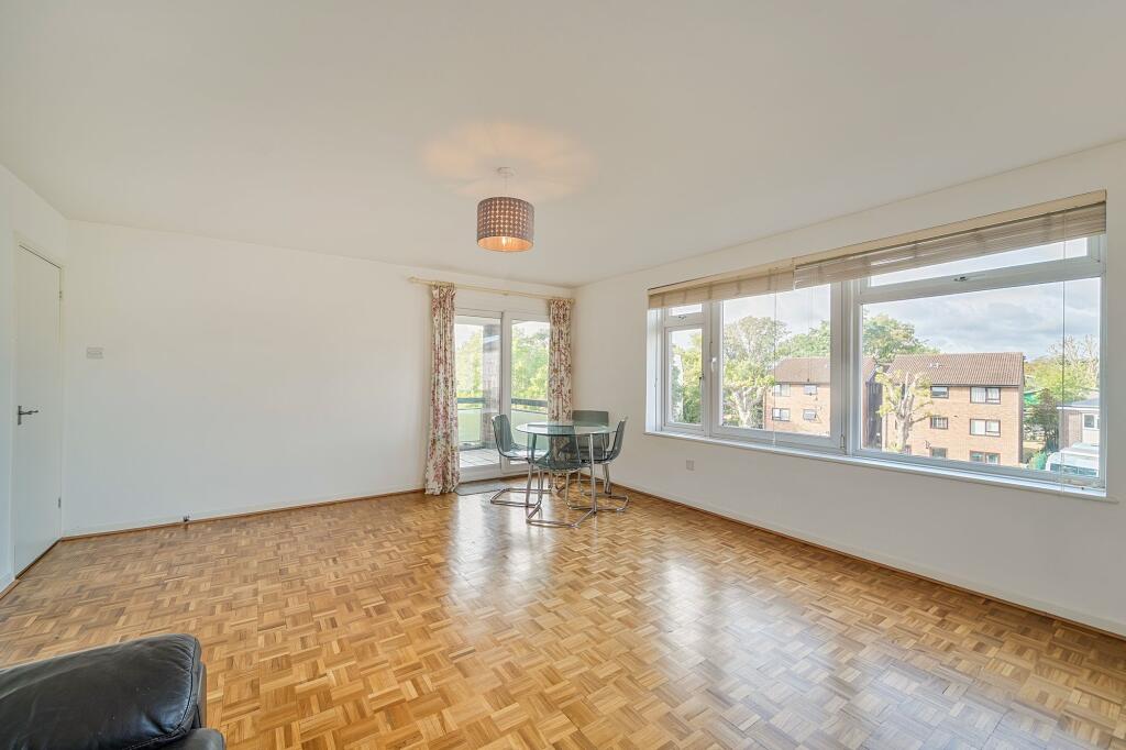 Apartment in Kingston upon Thames - View 5