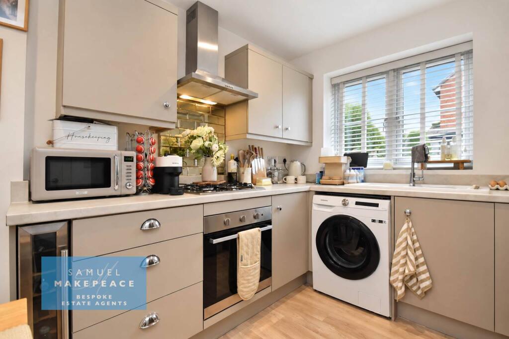 House in Stoke-on-Trent - View 2