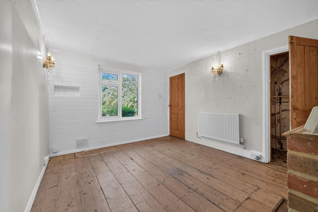 House in Tonbridge - More