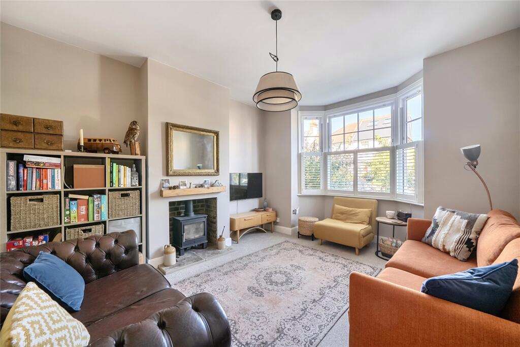 House in London, Royal Borough of Kingston upon Thames - View 3