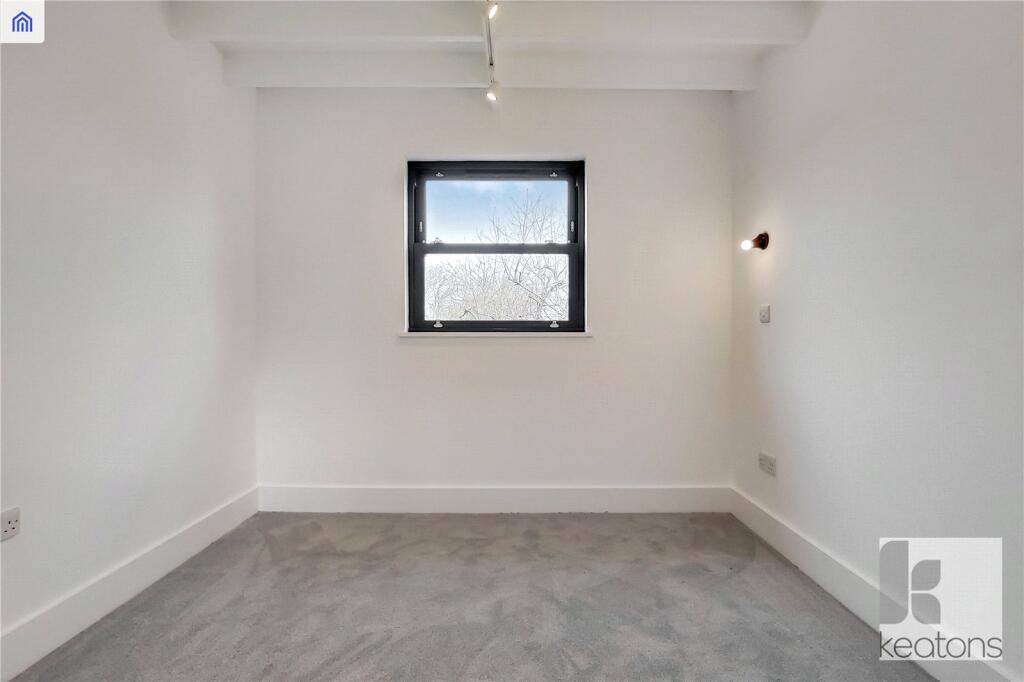 Apartment in London, Clapton Park, Homerton - View 5