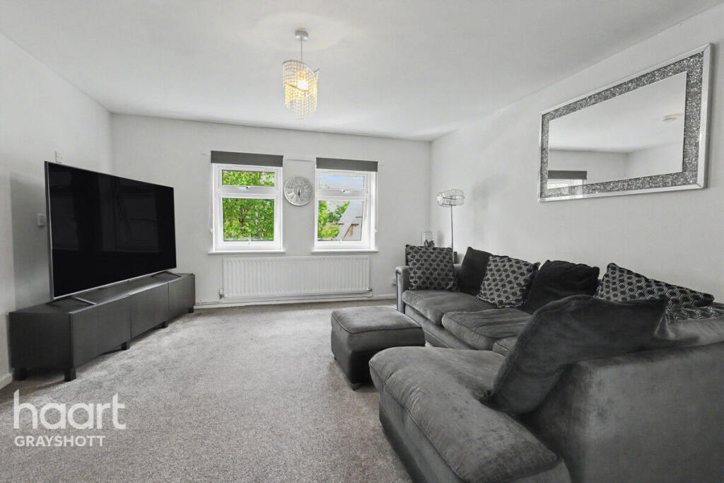 George Denyer Close, Haslemere photo 2
