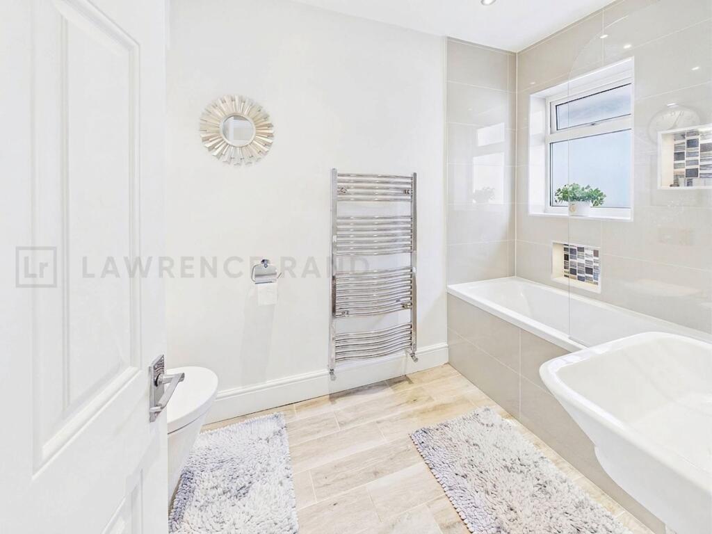 House in Harrow - View 5