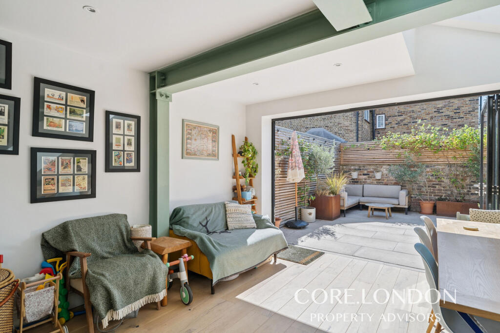 House in London - View 5