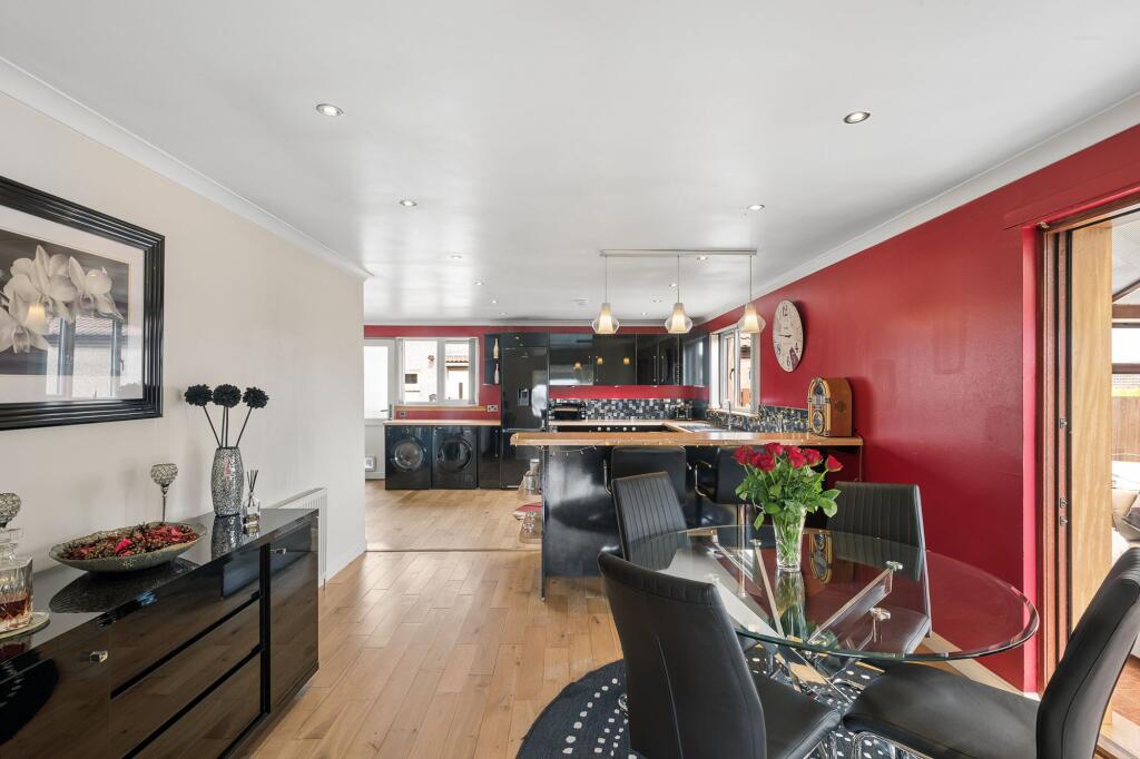 House in Fauldhouse, West Lothian - View 5