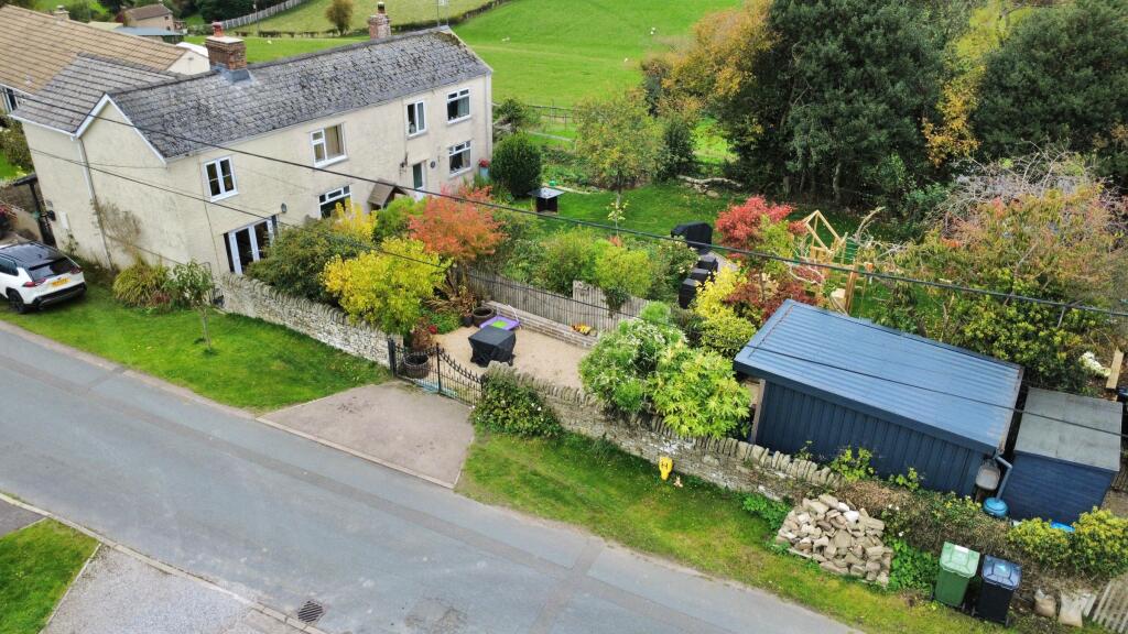2-bed house on Sparrow Cottage, Farm Road, Ruardean Woodside, Ruardean, £260,000
