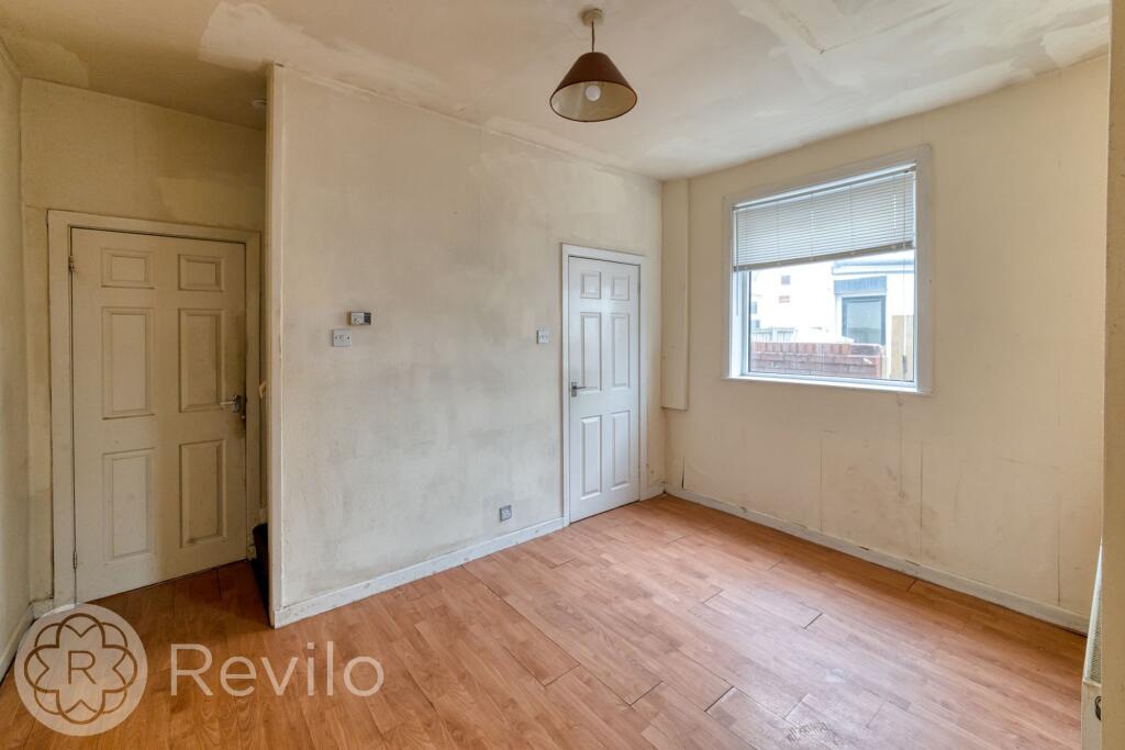 House in Oldham, Greater Manchester - View 4