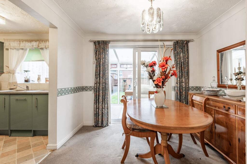 Well-Presented Three Bed Detached Home in King's Lynn photo 4