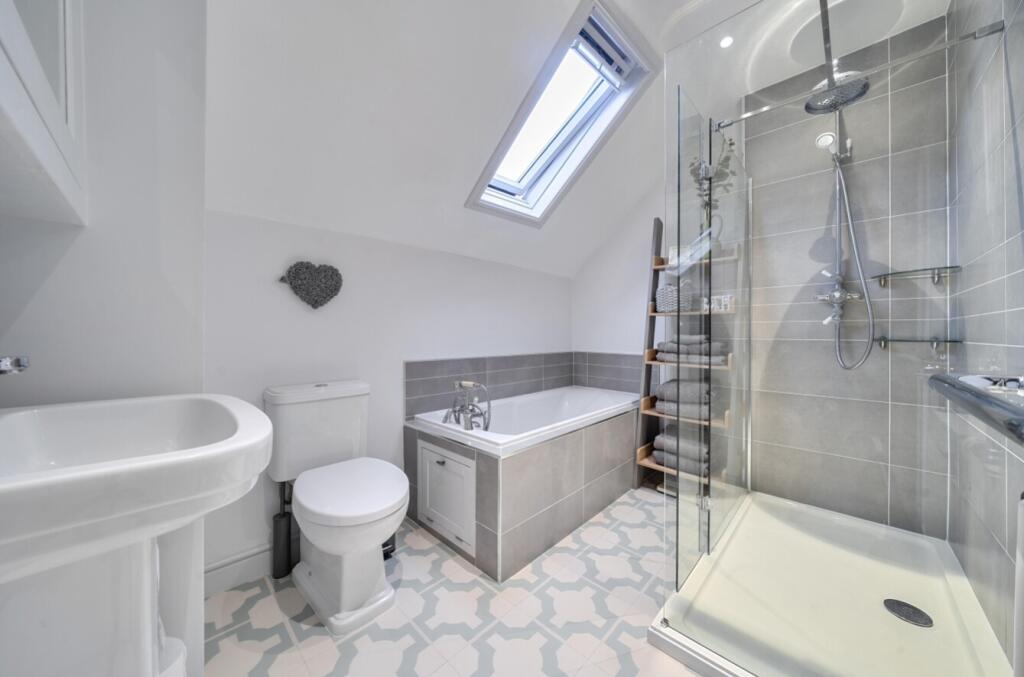 House in Rotherham, Thorpe Salvin - More