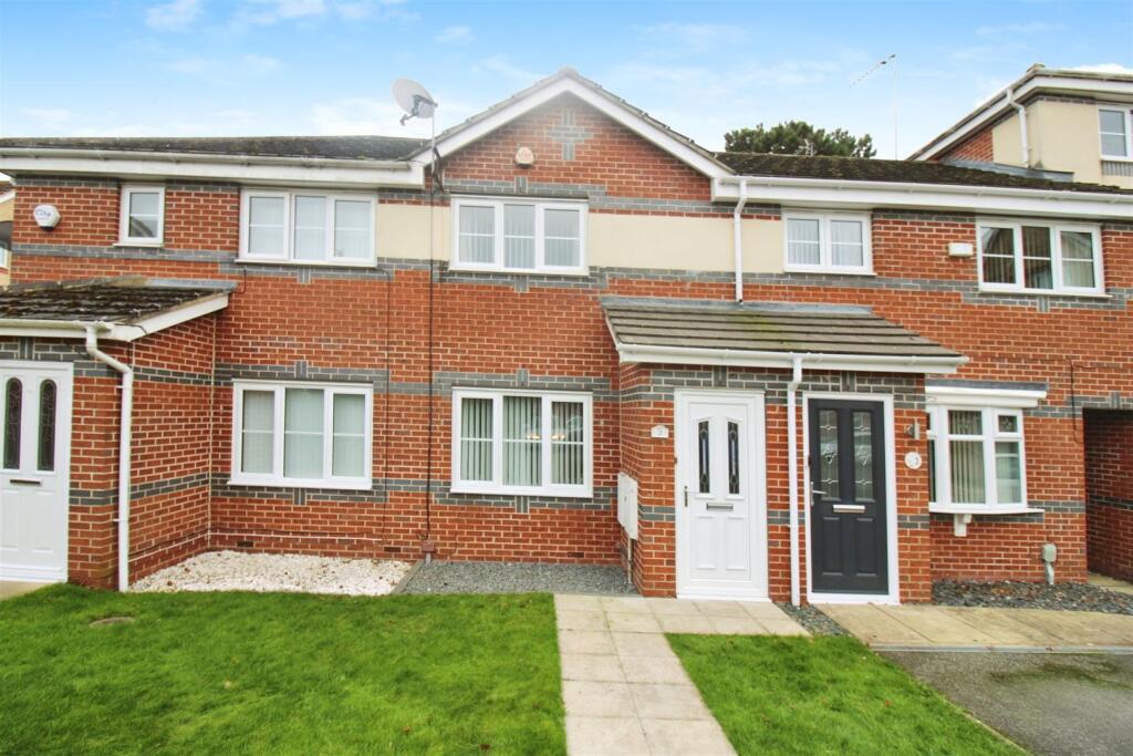 Main image of property: Pinderfield Close, Hull