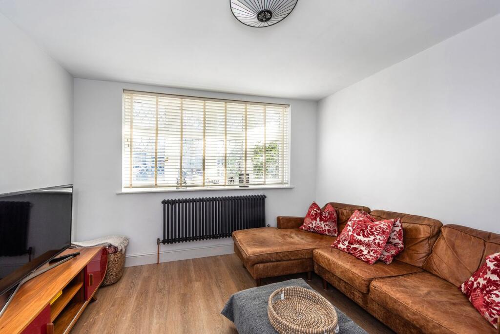 Horsa Road, Erith, DA8 photo 2
