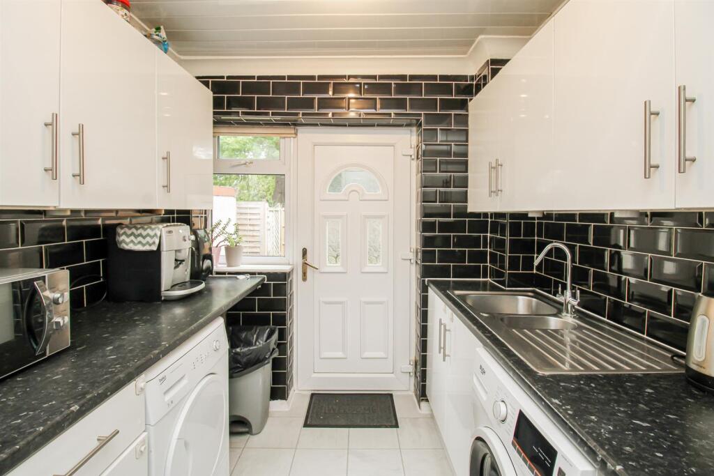 House in Wakefield - View 2