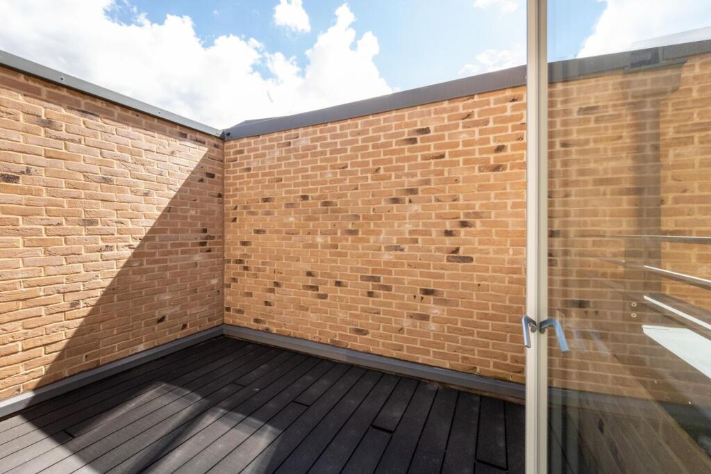 Apartment in London - View 4