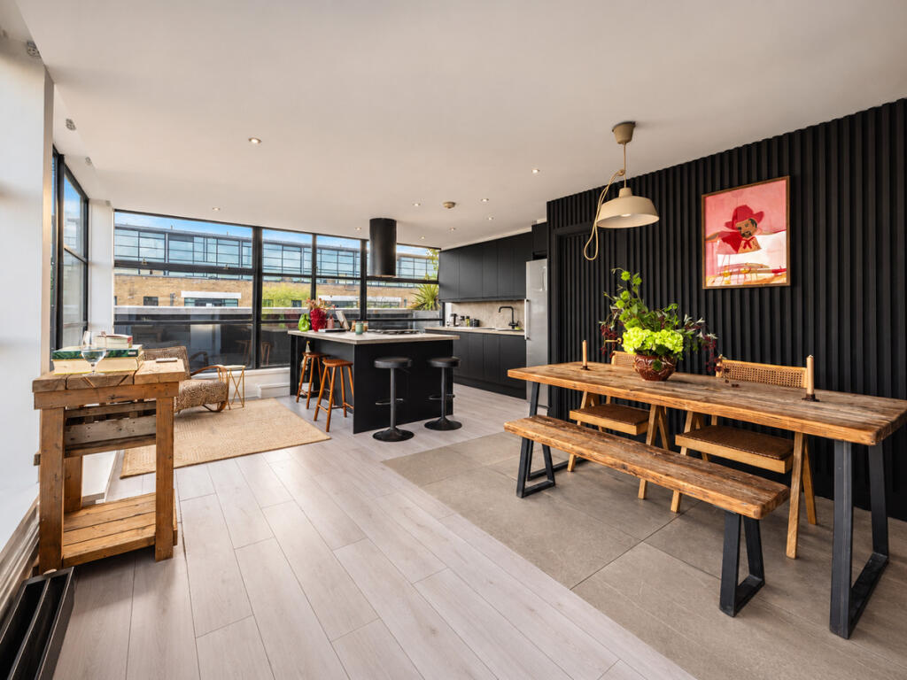 Apartment in Twickenham - View 5