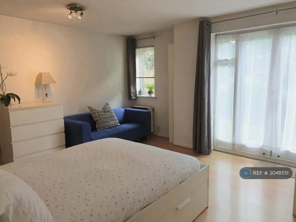 Apartment in London - View 3