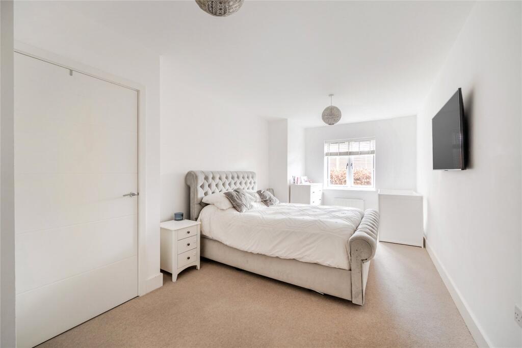 Apartment in London - More