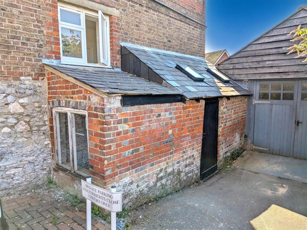 Main image of property: Tarrant Street, Arundel