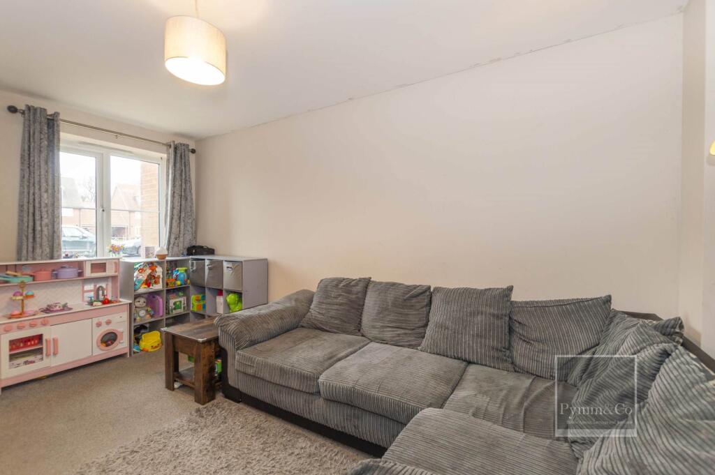 Weaver Crescent, Hethersett photo 2