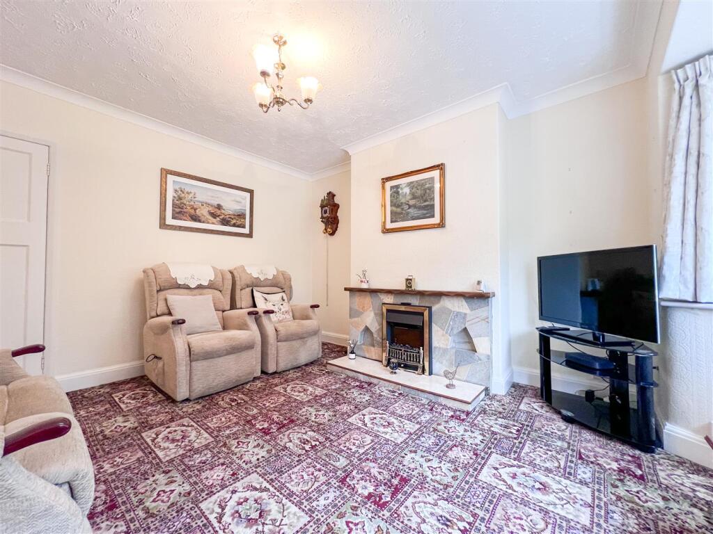 House in Staffordshire Moorlands, Cheddleton - More