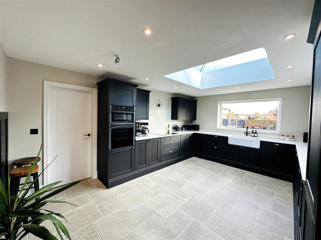House in Doncaster - View 5