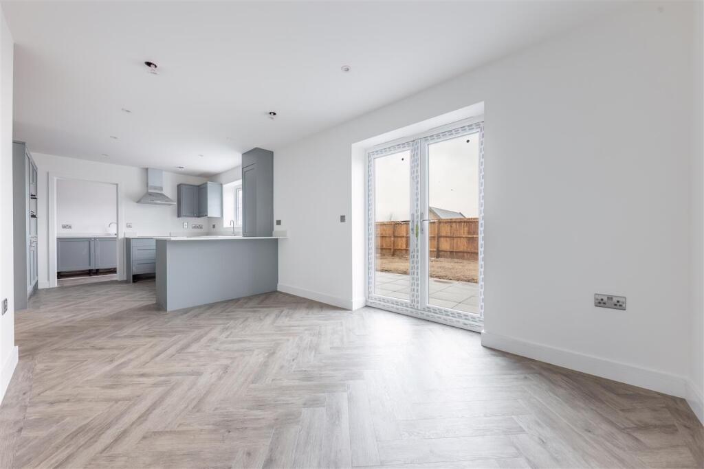 Executive New Build off London Road in Attleborough photo 3