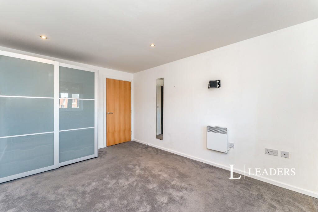 Apartment in Chester - More