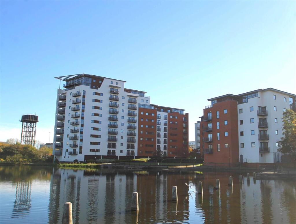 1-bed flat on The Waterquarter, Galleon Way, Cardiff, £160,000