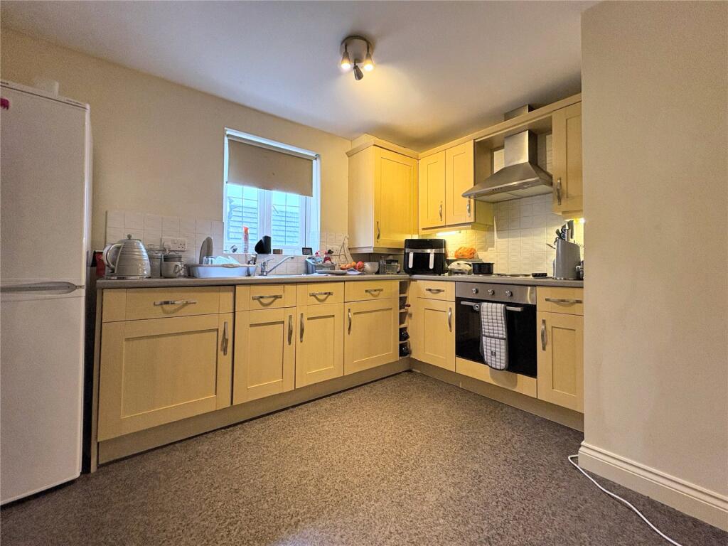 Apartment in Gloucester - View 4