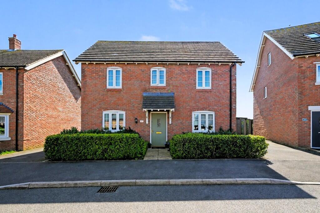 3-bed detached on Lee Drive, Houlton, Rugby, £395,000
