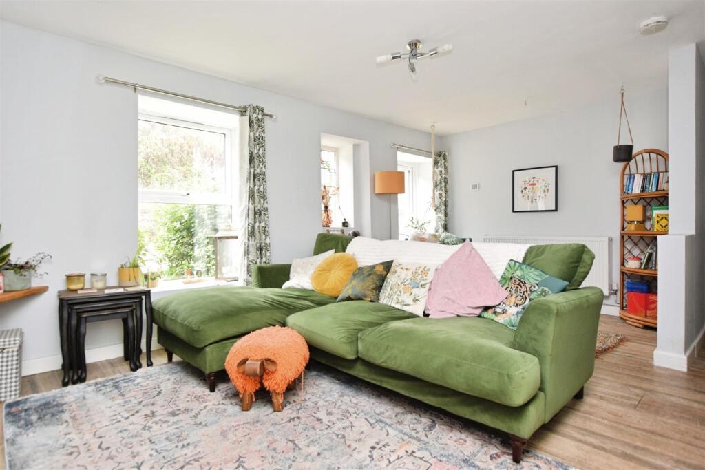 House in Llanfair Talhaearn, Llanfair Talhaiarn - View 3
