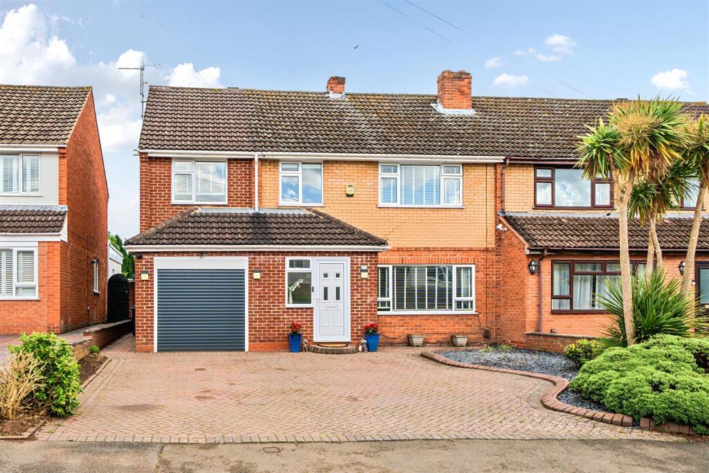 Main image of property: Comberton Avenue, Kidderminster