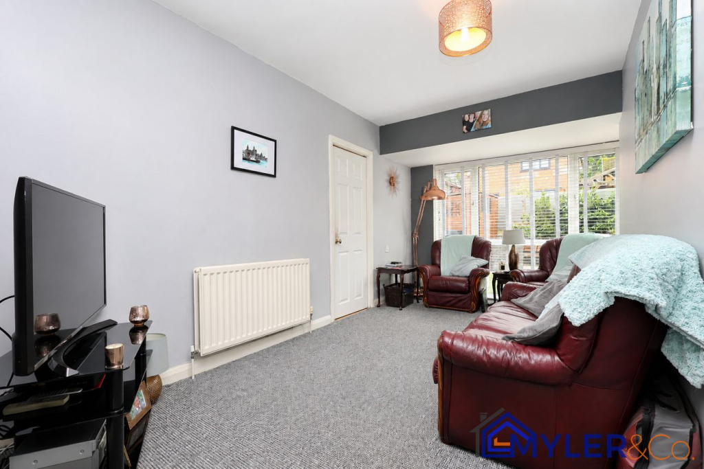 House in Runcorn, Westfield, Higher Runcorn - More