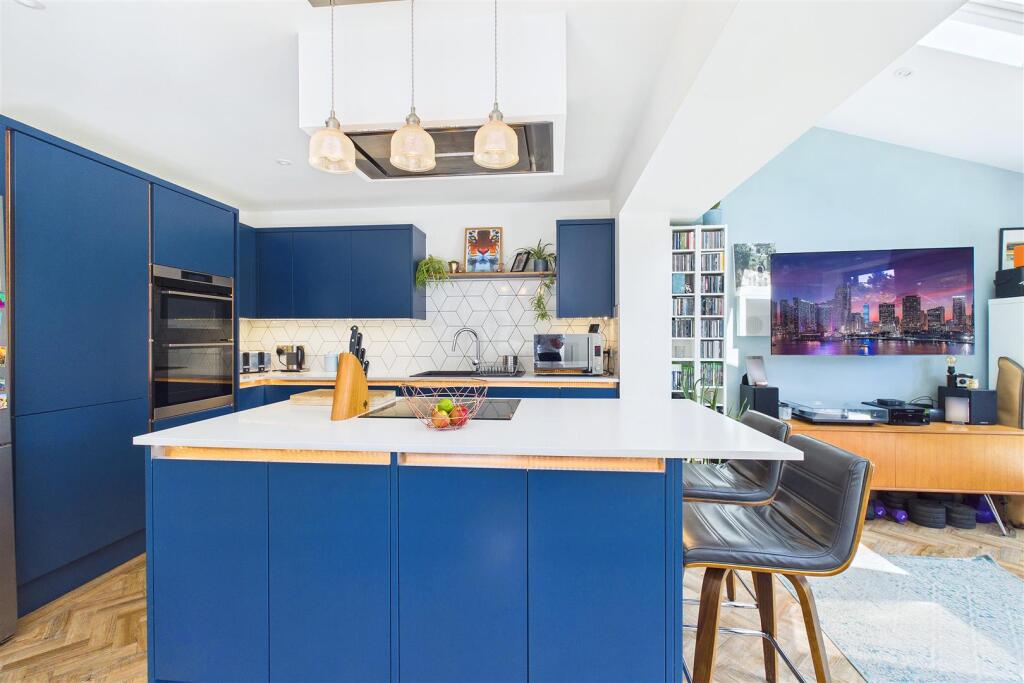 House in Clevedon, West End - View 4