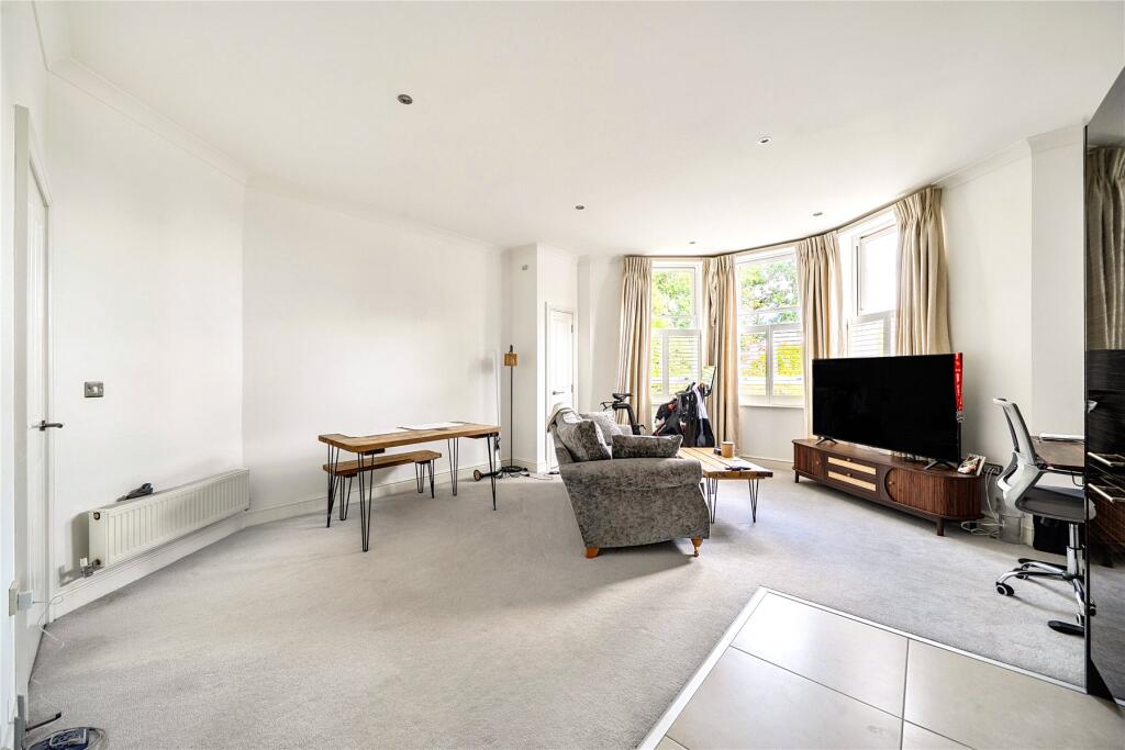 Apartment in Kingston upon Thames - View 2