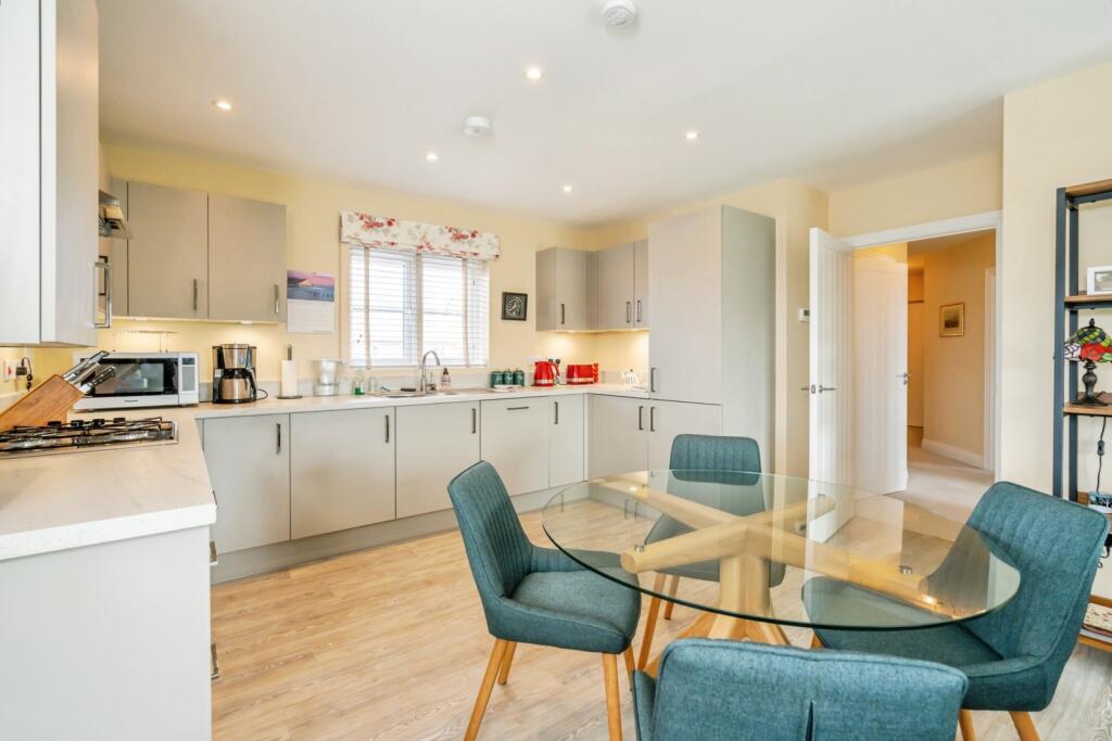 Apartment in Portsmouth - View 4